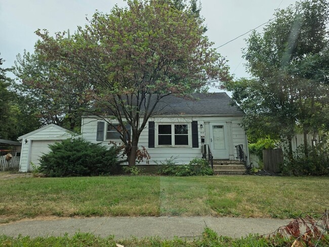 property at 706 Outer Park Dr