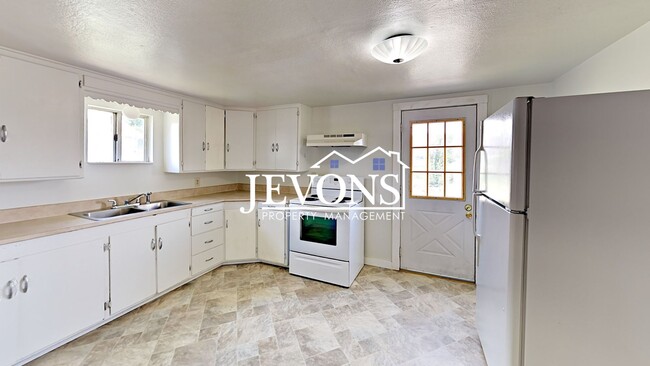 property at 2851 Rosenkranz Rd