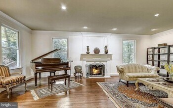 13731 Canal Vista Ct, Unit 3l in Potomac, MD - Building Photo - Building Photo