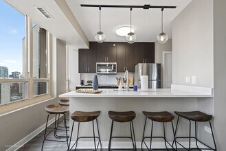 747 N Wabash Ave in Chicago, IL - Building Photo - Building Photo