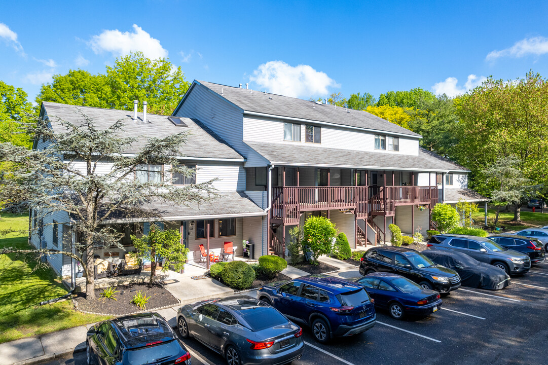 708 Barclay Walk in Cherry Hill, NJ - Building Photo