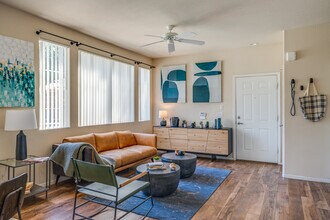 Remington Ranch in Litchfield Park, AZ - Foto de edificio - Interior Photo