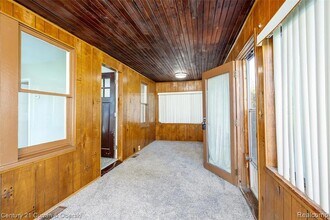 26361 Parkington St in Roseville, MI - Building Photo - Building Photo