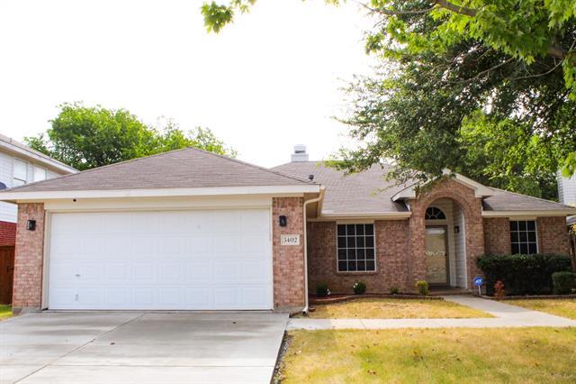 3402 Heathcliff Dr in Mansfield, TX - Building Photo