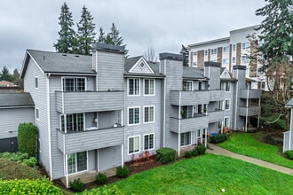 Monte Vista Apartments in University Place, WA - Foto de edificio - Building Photo