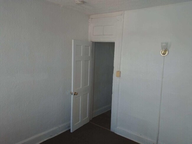 1938 W Lexington St photo'