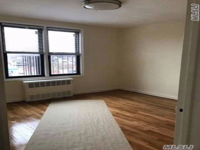182-12 Horace Harding Expy-Unit -3L in Queens, NY - Building Photo