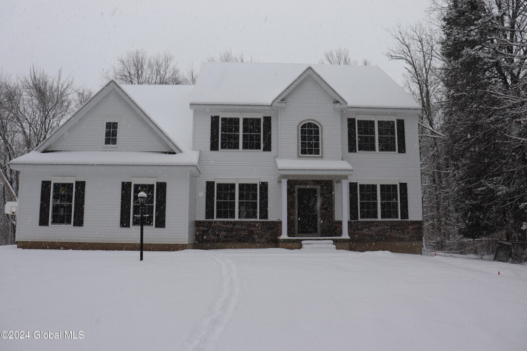 66 Ray Rd in Rexford, NY - Building Photo