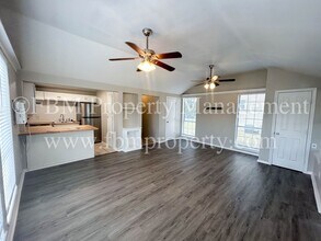 105 E Margurite Ln in Ennis, TX - Building Photo - Building Photo