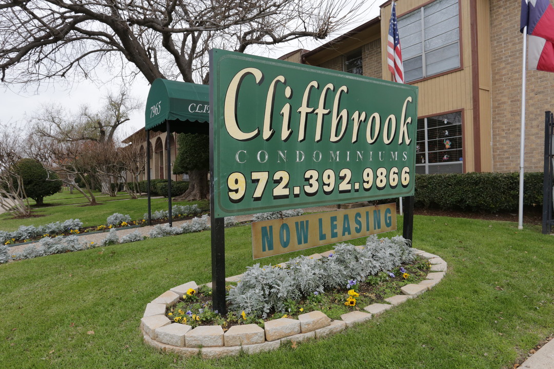 Cliffbrook Condos in Dallas, TX - Building Photo