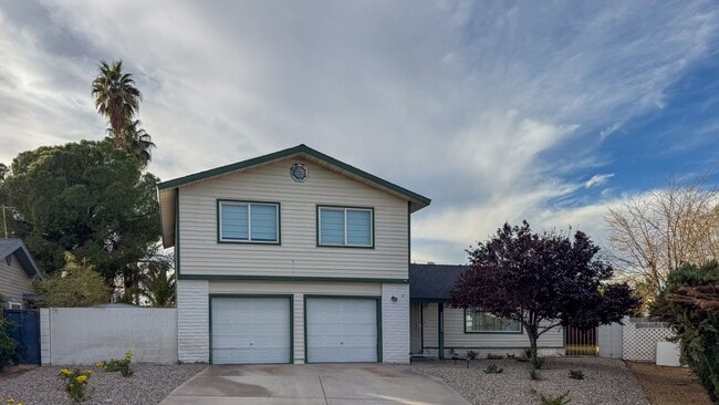 property at 3821 Casa Blanco Pl