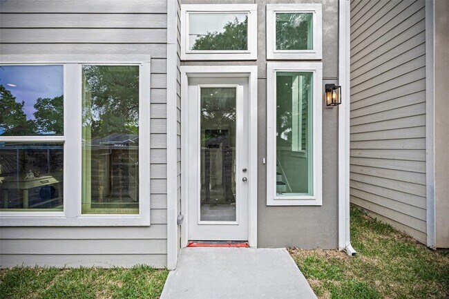 6721 St Augustine St in Houston, TX - Building Photo - Building Photo