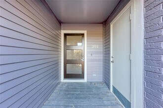 2106 Nickerson St in Austin, TX - Building Photo - Building Photo