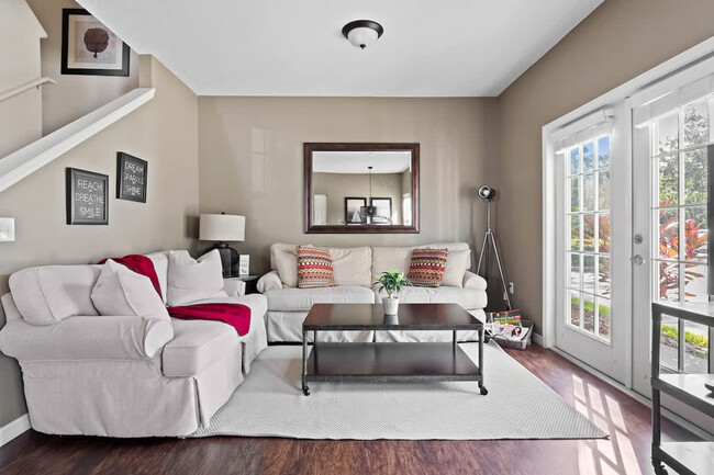2901 Edenshire Wy