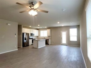 932 Ravenwood Ln in Van Alstyne, TX - Building Photo - Building Photo
