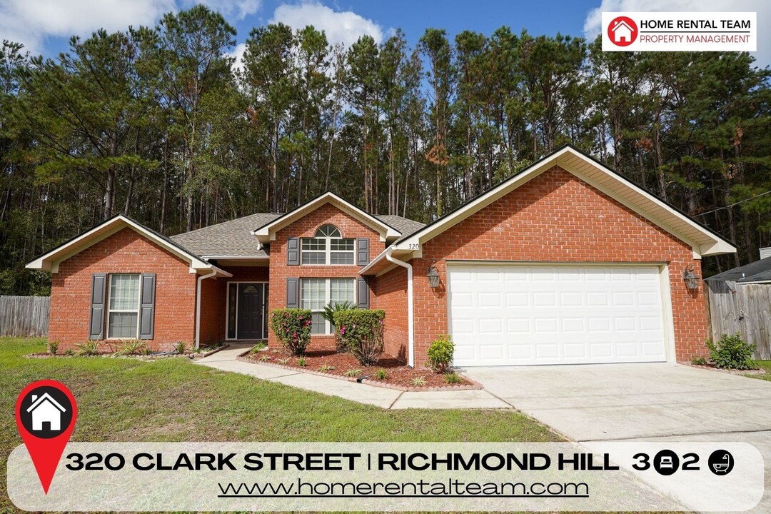 320 Clark St in Richmond Hill, GA - Building Photo