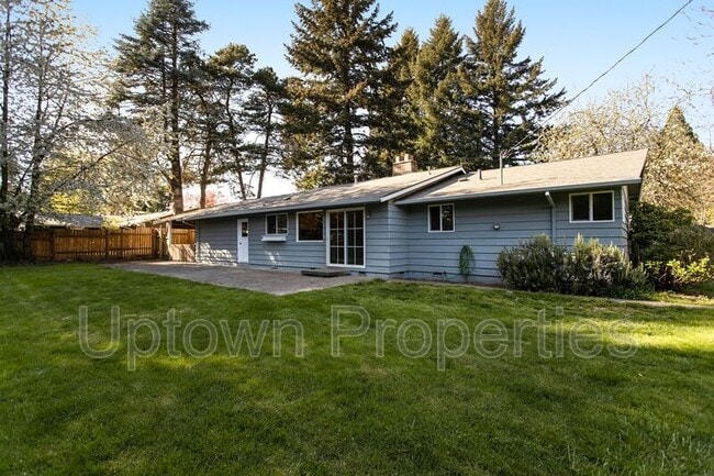 property at 9370 SW Killarney Ln