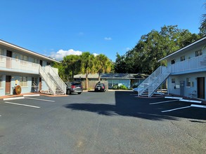 2055 Arlington St in Sarasota, FL - Building Photo - Primary Photo