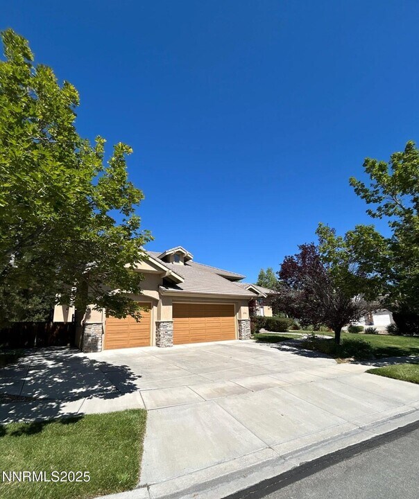 6785 Eagle Wing Cir in Sparks, NV - Building Photo