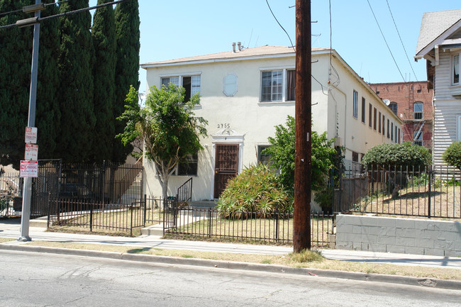 2755 James M Wood Blvd in Los Angeles, CA - Foto de edificio - Building Photo