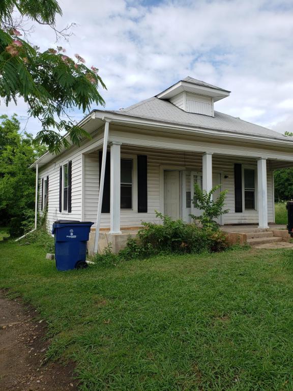 property at 319 E Nelson St