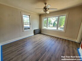 8 Cross St in Woburn, MA - Building Photo