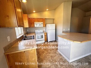 2216 E Whispering Willow Ln in Nampa, ID - Building Photo - Building Photo