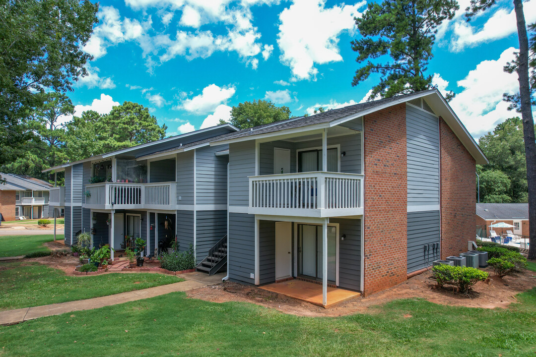 Summer Tree in Albany, GA - Building Photo