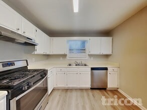 1124 Whisper Wind Dr in Mcdonough, GA - Building Photo - Building Photo