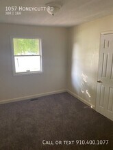 1057 Honeycutt Rd in Fayetteville, NC - Building Photo - Building Photo
