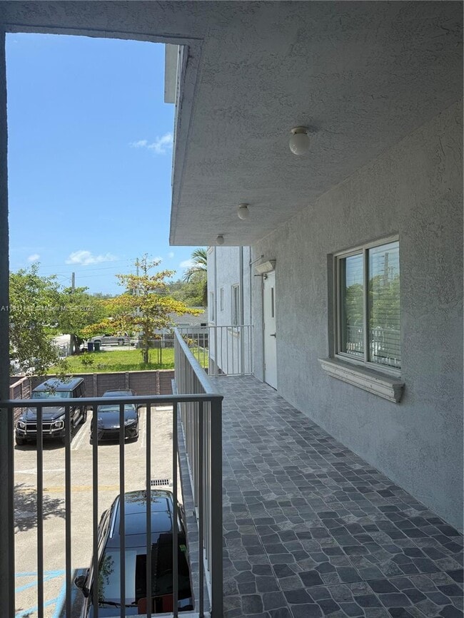 2536 NW 24th St in Miami, FL - Building Photo - Building Photo