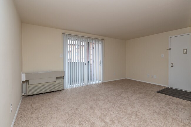 Birches in Silver Spring, MD - Building Photo - Interior Photo