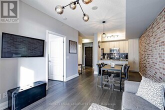 85 The Donway W in Toronto, ON - Building Photo - Building Photo