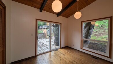 128 Bothin Rd in Fairfax, CA - Foto de edificio - Building Photo
