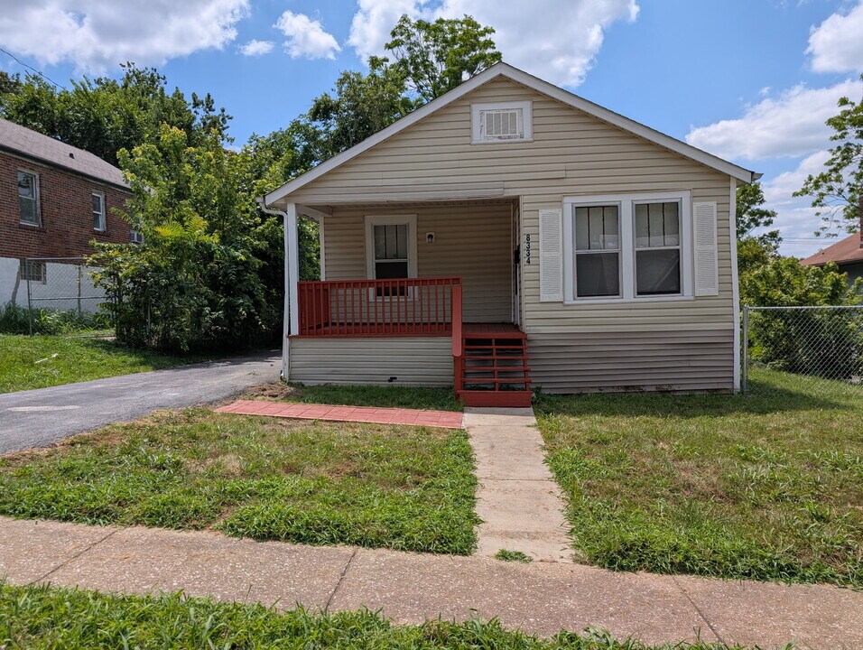 8334 Jackson St in St. Louis, MO - Building Photo