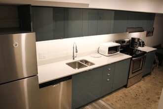 445 Ontario St in Toronto, ON - Building Photo - Building Photo