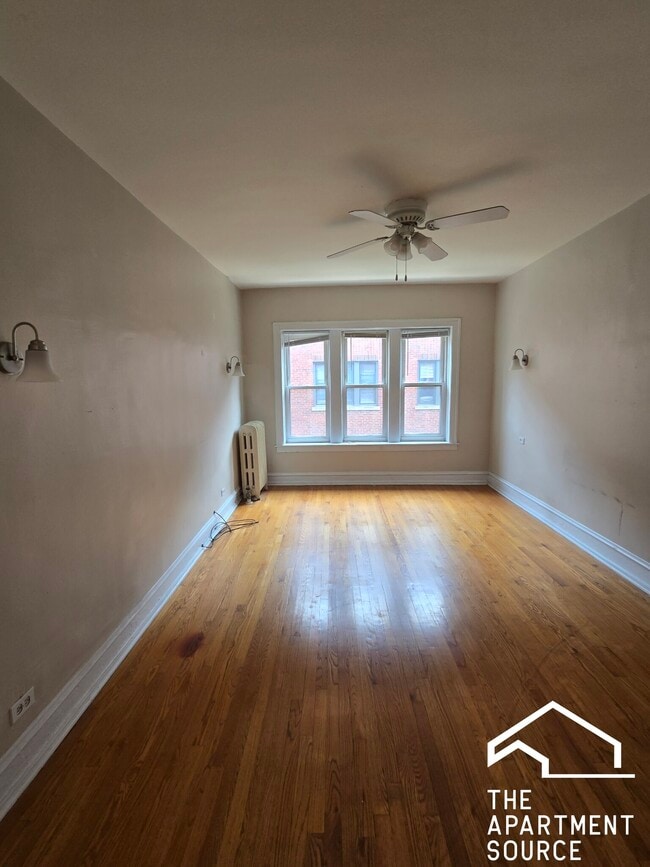 property at 1370.5 W Estes Ave