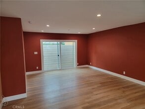 18725 Bassett St in Los Angeles, CA - Building Photo - Building Photo