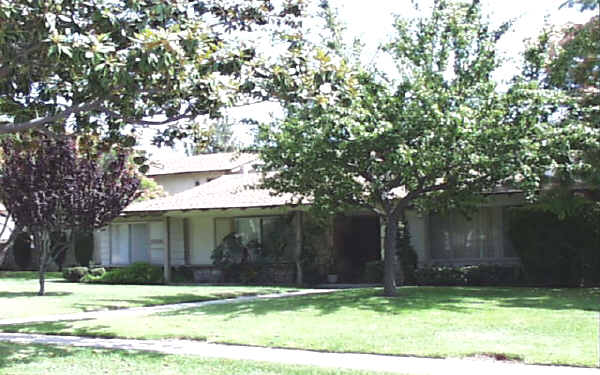 1208 S Athena Way in Anaheim, CA - Building Photo