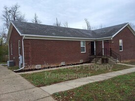 125 Adena Loop in Radcliff, KY - Building Photo