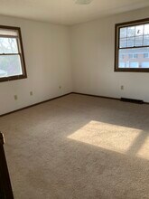 7486 Seymour St NW in Massillon, OH - Foto de edificio - Building Photo