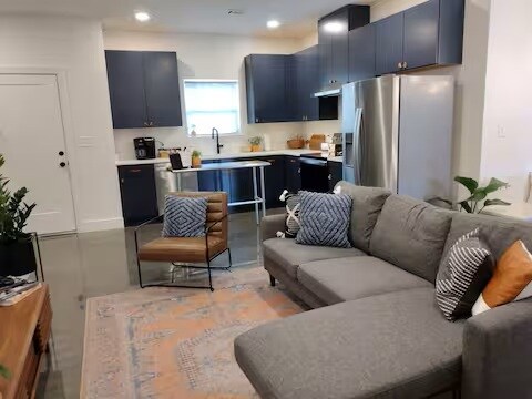 property at 1900 Cambridge Vlg Dr