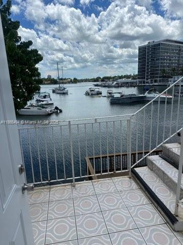 7001 Bonita Dr in Miami Beach, FL - Building Photo