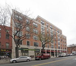 150 Clermont in Brooklyn, NY - Foto de edificio - Building Photo