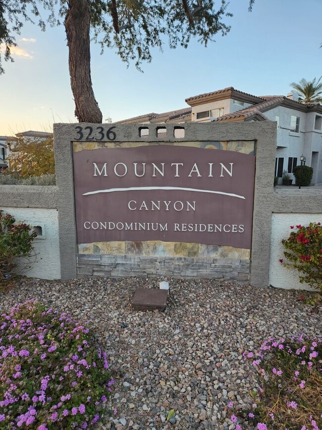 3236 E Chandler Blvd in Phoenix, AZ - Building Photo - Building Photo