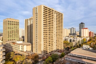 Windsor Park Plaza & Lofts in Edmonton, AB - Building Photo - Building Photo