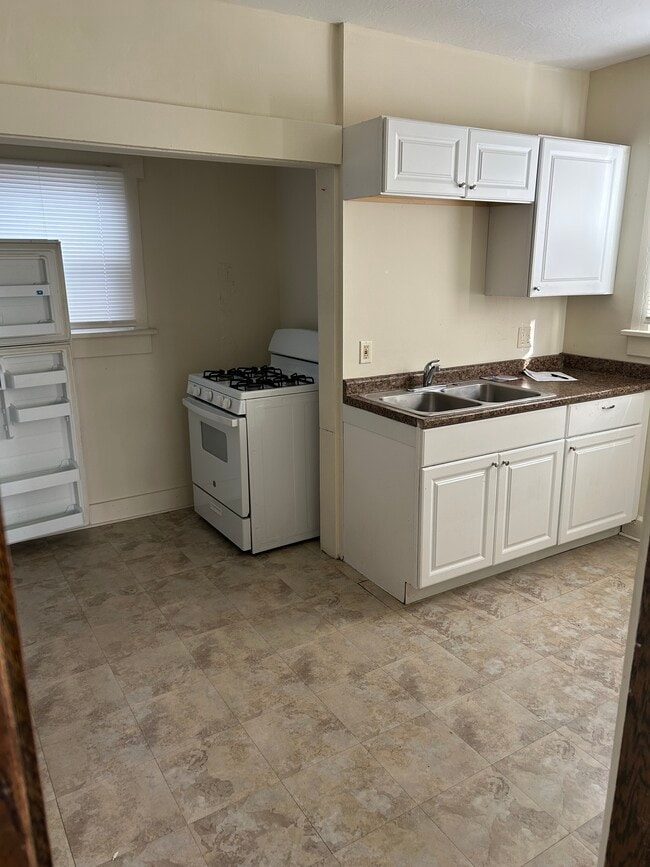 116 Maryland Ave SW, Unit 116 A in Canton, OH - Building Photo - Building Photo