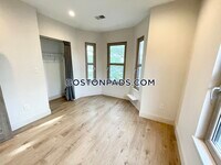 118 Buttonwood St photo'