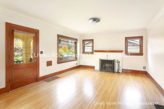 4542 SE 60th Ave in Portland, OR - Building Photo - Building Photo