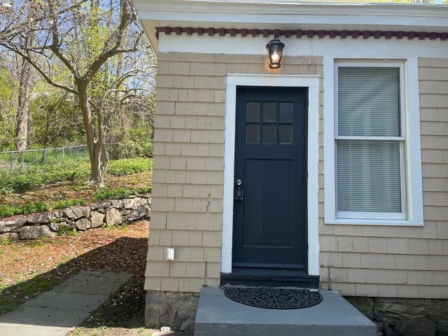 611 NY-22 in North Salem, NY - Building Photo - Building Photo